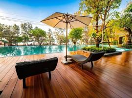 Chatnipa Beach Resort, hotel in Klaeng