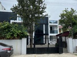 Saba Guest House, hotel v destinaci Ureki