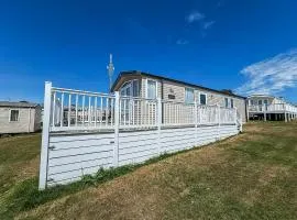 Modern Caravan With Decking At Valley Farm, Essex Ref 46112V