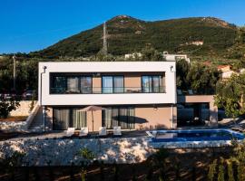 Villa Amara -Luxury Private Pool & Hot Tub, готель у Барі