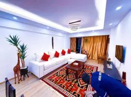 The Red Mirage --- Rooftop Pool, Gym, Games room, Netflix 2BD & SQ
