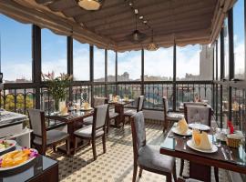 Golden Moon Suite Hotel & Travel