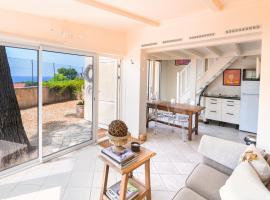 Calm private garden seaview shared pool parking, hotel i Bandol