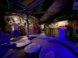 Yala Jungle humbhaha hostel, готель у місті Катарагама