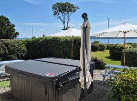 Firthview House, hotel met hottubs in Kirn