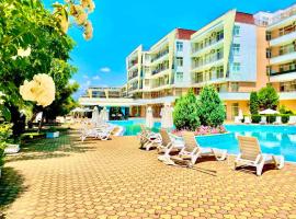 Apartcomplex Grand Kamelia Sunny Beach, camera con cucina a Sunny Beach