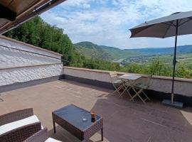 BelaVista'nBed - Peaceful Studio with private Terrace and Amazing Mosel Valley Views, chalet &agrave; &Uuml;rzig