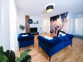 KoCASA-Apartments 03, City-Center Böblingen, Stellplatz, Balkon, Waipu-TV