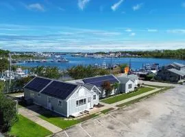 Dockside 2BR on The Marina - Free Parking Unit C