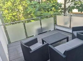 Volkspark-3-Zimmer-Wohnung-4 Betten-Mainz