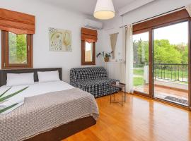 Suite Acropolis Serres With Parking Next to Center, hotel in Serres