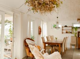 Blomstertantens Hus, hotel v destinaci Trelleborg