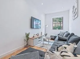 Leeds City Centre 2BR Apt Modern Sleeps 8