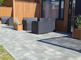 Neue Häuser mit Klimaanlage am Ostsee, hotel en Pustkowo