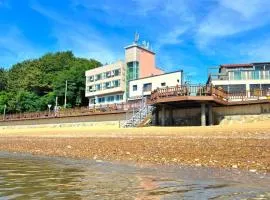 Yeongheungdo Haevichi Pension