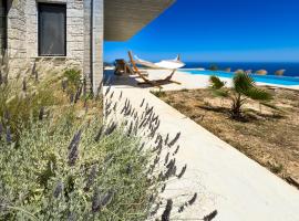 Sea view villa with private swimming pool, vila v Herakliu