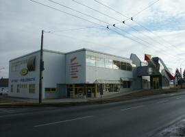 Penzion Raketa Bowling, hotel v destinaci Opava