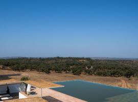 Herdade do Carregou&ccedil;al，奧德米拉的附設泳池的飯店