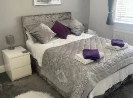 OneDouble room, one small double room, one en-suite studio room near to Wembley stadium