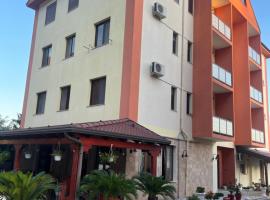 Hotel Xhejsoni, hotel en Shëngjin