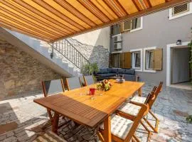 4 Bedroom Stunning Home In Crikvenica