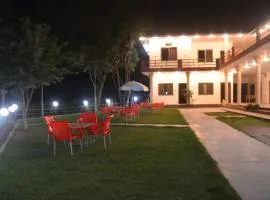 Budget Rooms with Garden by Galiyat Inn Balakot