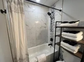 Oceanfront Balcony with Pool & BBQ - Regency Tower