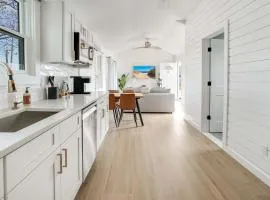 Dockside 2BR - Marina - Dining - Charter Access Unit A