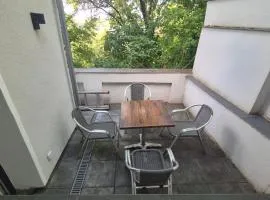 Rosengarten 3-Zimmer-Wohnung-4 Betten-Mainz