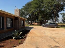 Reunion Vacations - Milk 'n Honey, hotel in Vosburg