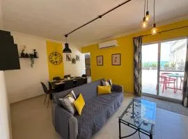 Camelia - 3 Bedroom Maisonnette with terrace and Seaviews - Bugibba