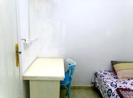 cozy room1 Hurgada a room in apartment, Hostel in Hurghada