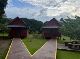 Cabinas Tortuguero Sports Fishing, family hotel in Tortuguero