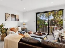 Flash Stay Deal! Masterpiece Modern 3beds