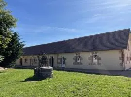 Gîte de charme à Thiel-sur-Acolin : terrasse, grand terrain, barbecue et équipements modernes - FR-1-489-338
