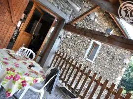 Gîte spacieux avec terrasse couverte, proche Parc du Pilat, idéal pour groupes et activités de plein air - FR-1-496-73