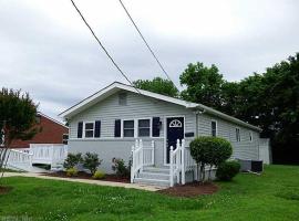 Spacious Family Stay, Large Dining,3 Cozy Bedrooms, cottage ở Hampton