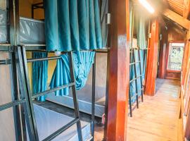 Golden Mountain Hostel Ninh Binh, khách sạn ở Xuân Sơn
