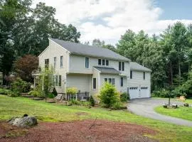 Pet-Friendly 4BR Fireplace Patio BBQ