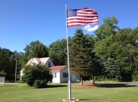 Echo Valley Cottages, hotel con campo de golf en Coolbaugh