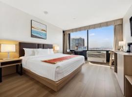 Ramada by Wyndham Flushing Queens, hótel í Queens