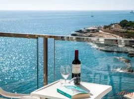 Stylish Seafront Duplex with Breathtaking Views