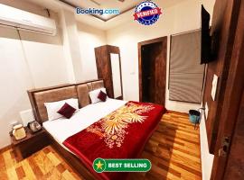 Laxmi Residency ! nearby Prem mandir & ISCKON temple - Best in location! close to All Main Attractions, Standard rooms, hotel v destinaci Vrindavan
