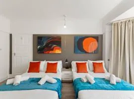 Stylish 5 Bed Home in Forest Hill by Amber Stays, Perfect for Business & Contractors Sleeps 16!