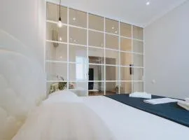 Central 1BR Apt Walk to Main Attractions