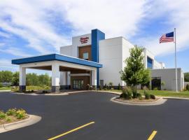 Hampton Inn & Suites Moline-Quad City Int'l Aprt، فندق في مولين