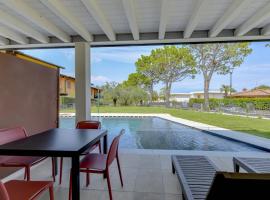 Gardaliva by the lake in Manerba del Garda, Hotel in Manerba del Garda