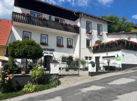 ​Gästehaus Frans-Jozef, hotel di Mönichkirchen