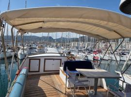 bateau de légende, boat in Toulon