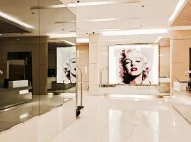 Spacious studio MPLACE Tower C